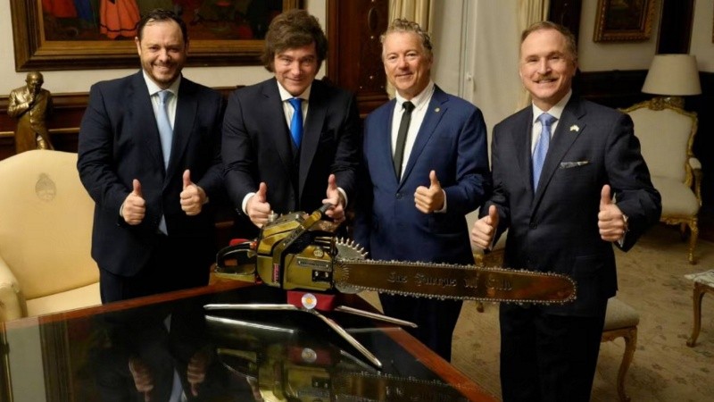 Reidel, Milei, Rand Paul y el embajador Lamelas, en Casa Rosada.