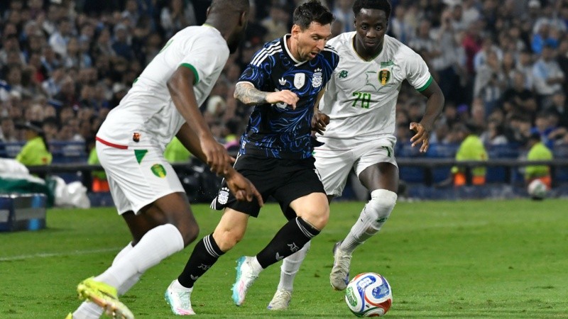 Messi fue titular y convirtió en el amistoso contra Zambia en La Bombonera. (Fotobaires)