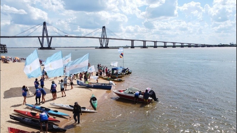 Rosario y su relación íntima con el agua a través del río Paraná.