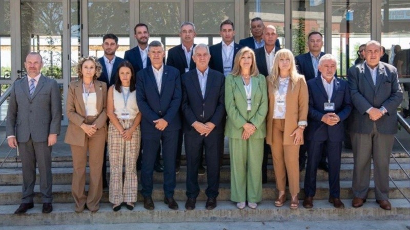 Los intendentes reunidos en Paraná.