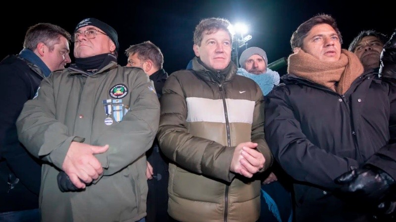 El gobernador bonaerense Axel Kicillof junto a su par fueguino, Gustavo Melella.