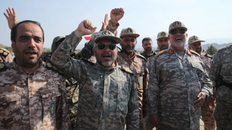 &nbsp;Miembros del Cuerpo de la Guardia Revolucionaria Islámica (IRGC) asisten a un ejercicio militar de las fuerzas terrestres del IRGC en la zona de Aras, provincia de Azerbaiyán Oriental, Irán.