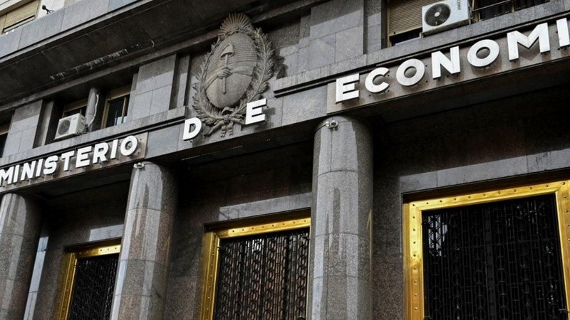 El Ministerio de Economía de la Nación.