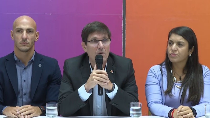 Goity enfatizó que el retorno escolar en la Mariano Moreno y en todas las instituciones de la ciudad, será “paulatino” y que recuperar cierta normalidad supondrá “un proceso”.