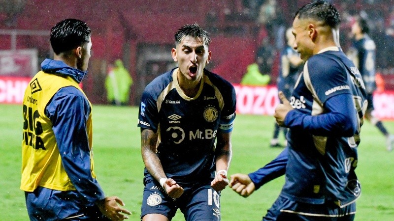 Argentinos Juniors le ganó con lo justo a Banfield por 3-2. FotoBaires