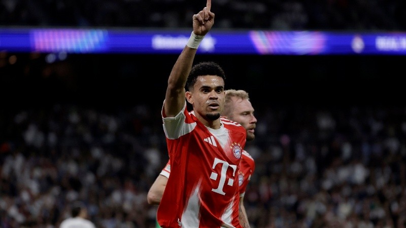 El colombiano Luis Díaz abrió el partido en el Bernabéu (EFE).