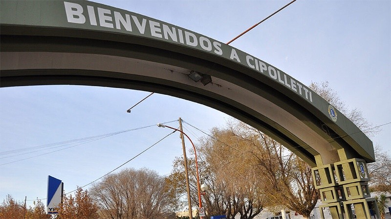 El alumno de segundo año advirtiera a los estudiantes que concurriría a la escuela con un arma (NA).