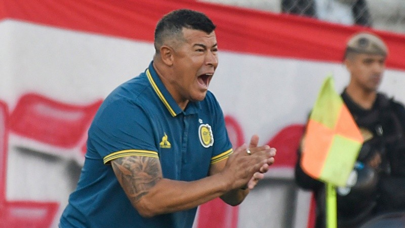 El DT no reparó en errores personales: 