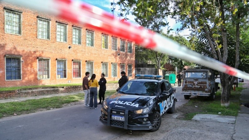 Las porteras encontraron el objeto en la entrada, antes de que ingresara el alumnado.
