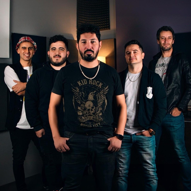 s una banda de rock, pop y diversión, que ha recorrido Rosario, Entre Ríos, Buenos Aires, Santa Fe, Córdoba.&nbsp;