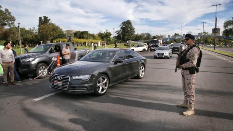 Algunos de los vehículos que serán subastados el jueves. (Foto: Alan Monzón / Rosario3)