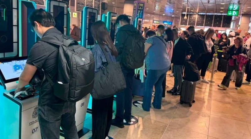 &nbsp;Reclaman que la implementación del nuevo sistema provocó “incidencias para los pasajeros, retrasos y vuelos perdidos”.