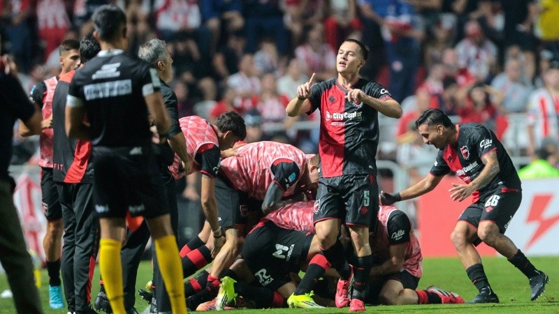 Union de Santa Fe vs Newells Old Boys de Rosario. Fecha 15. Torneo Apertura Liga Profesional.