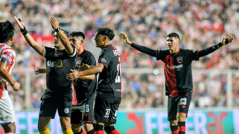 Union de Santa Fe vs Newells Old Boys de Rosario. Fecha 15. Torneo Apertura Liga Profesional.