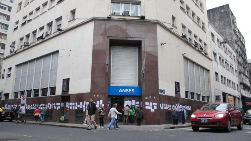 La inflación difundida por el IPC actualiza automáticamente el monto de todas las asignaciones que entrega Anses.