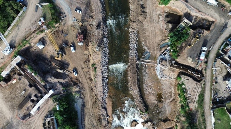 &nbsp;Ya se completaron los 19 módulos de hormigón armado que componen el primer elemento de contención para la cascada.