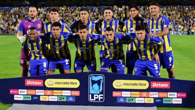 Los once titulares de Central que salieron a jugar este domingo contra Sarmiento en Arroyito.