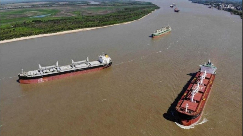 Por la hidrovía se despacha el 80% de las exportaciones agroindustriales