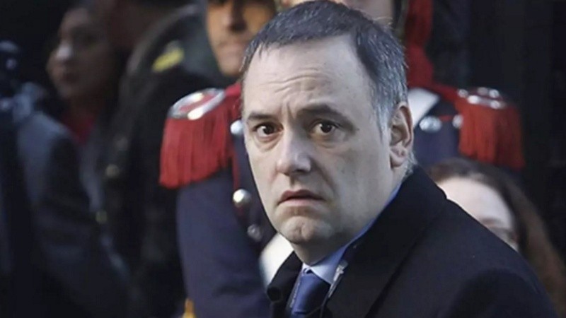 El jefe de Gabinete habría comprado el departamento muy por debajo del valor real.