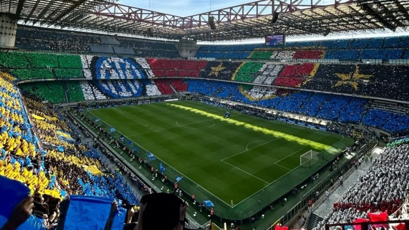 El estadio que usan Milan e Inter en el barrio San Siro.