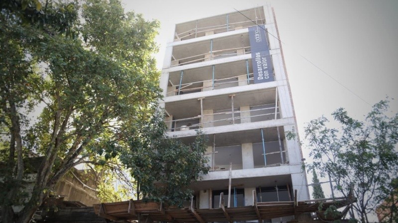 &nbsp;El edificio del que cayó el obrero (Alan Monzón/Rosario3)