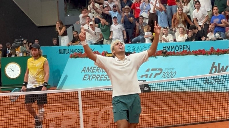 Trungelliti se va con toda la bronca, mientras Merida festeja (EFE).