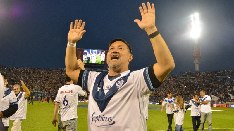 El Turu Flores en un evento reciente en cancha de Vélez. (FotoBaires)