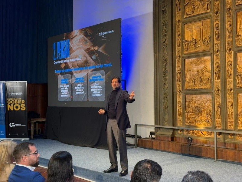 &nbsp;El español Antonio Sola en la Cumbre de Montevideo