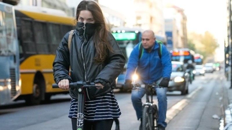 Rosario atraviesa este lunes el inicio de la semana más fría en lo que va del otoño.