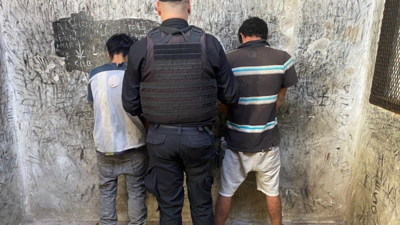 Los dos sospechosos detenidos por la entradera en Granadero Baigorria.