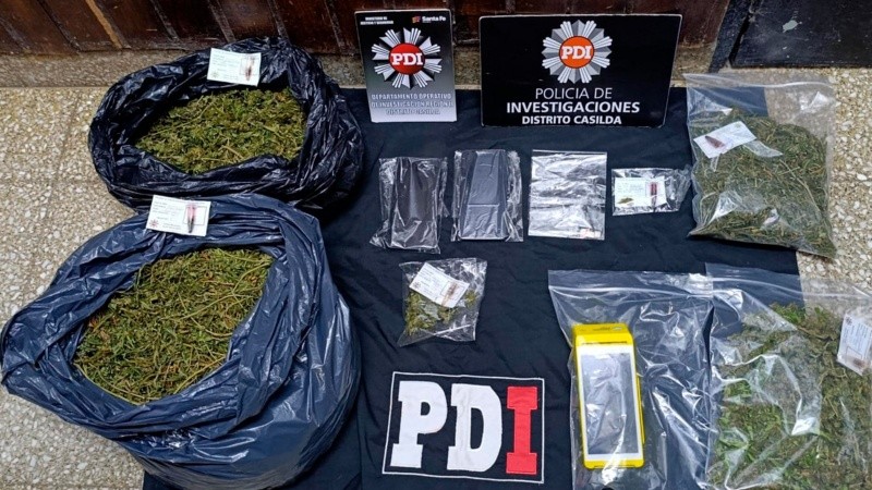 Parte de lo secuestrado por la PDI.