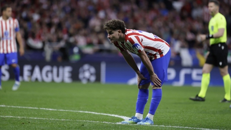 Julián salió muy dolorido de la cancha el miércoles pero su recuperación no será larga. (EFE)