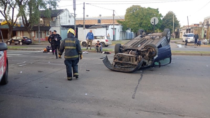 Así quedó uno de los autos involucrados.