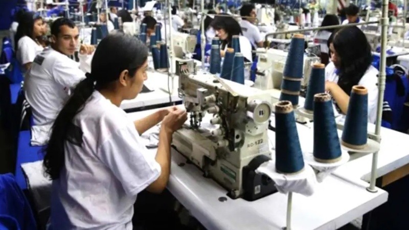 Crisis en la industria textil argentina.