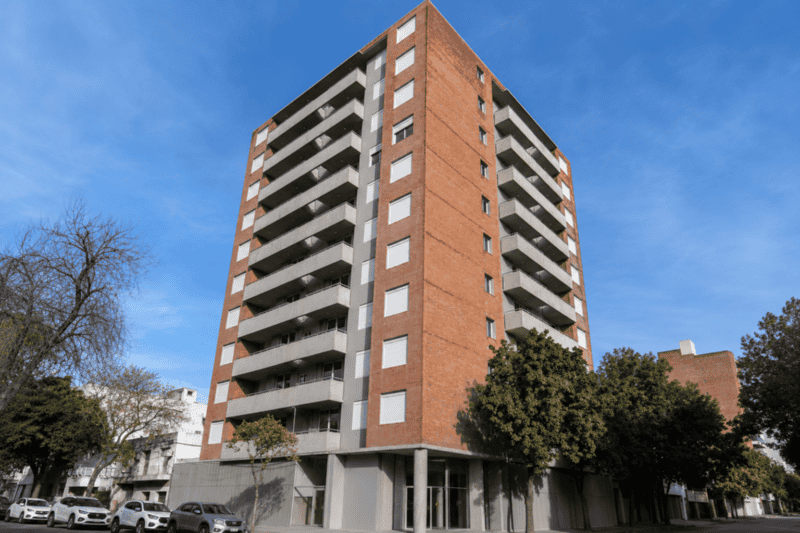 una nueva torre residencial situada en la esquina de Zeballos y Ovidio Lagos&nbsp;