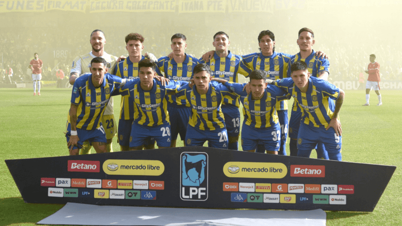 Los titulares de Central ante Independiente.