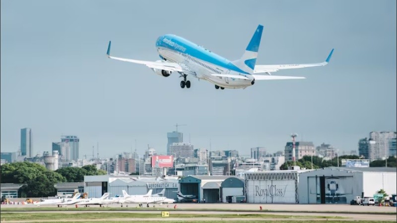 Hot Sale 2026: las aerolíneas salen a competir con pasajes desde $ 30.000 y cuotas sin interés.