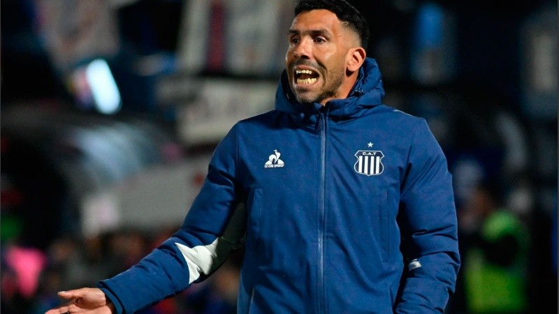Tévez dejó el cargo luego de perder ante Belgrano.