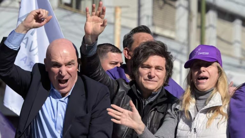 José Luis Espert, con Javier y Karina Milei, cuando todavía era el primer candidato a diputado de LLA por la provincia de Buenos Aires.&nbsp;