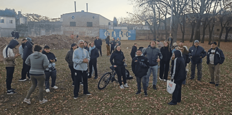 La protesta de este lunes a la tarde en el terreno.