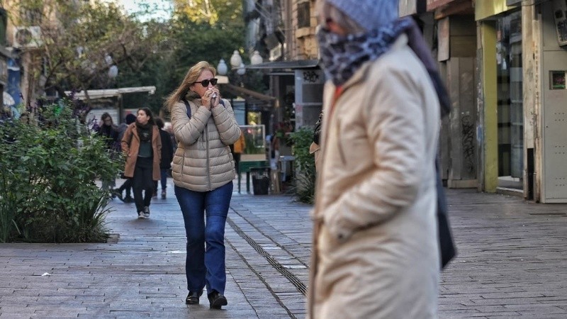 Según el Servicio Meteorológico Nacional (SMN) la temperatura mínima perforó el termómetro en las primeras horas ubicándose en tan solo 1 grado. Alan Monzón/Rosario