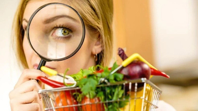 Especialistas advierten sobre el impacto de las redes sociales y la falta de educación nutricional.