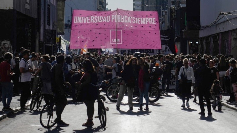 La Universidad vive tiempos de crisis (Alan Monzón)