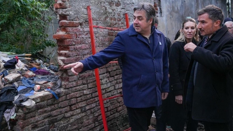 &nbsp;El ministro Cococcioni durante el derribo de un búnker de drogas (Gobierno de Santa Fe).