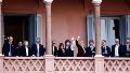 Javier Milei junto a una parte de su Gabinete en el balcón de la Casa Rosada.