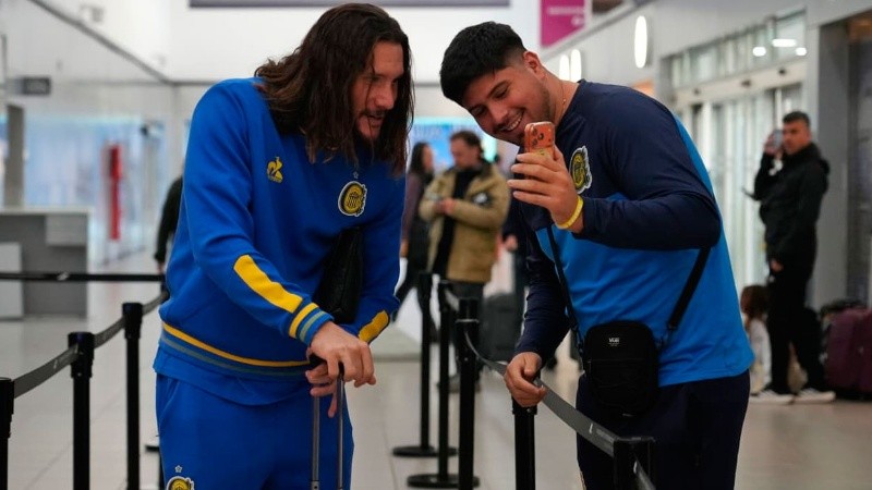 Hinchas canallas despidieron al plantel en el Aeropuerto Internacional de Rosario (Alan Monzón/Rosario3)