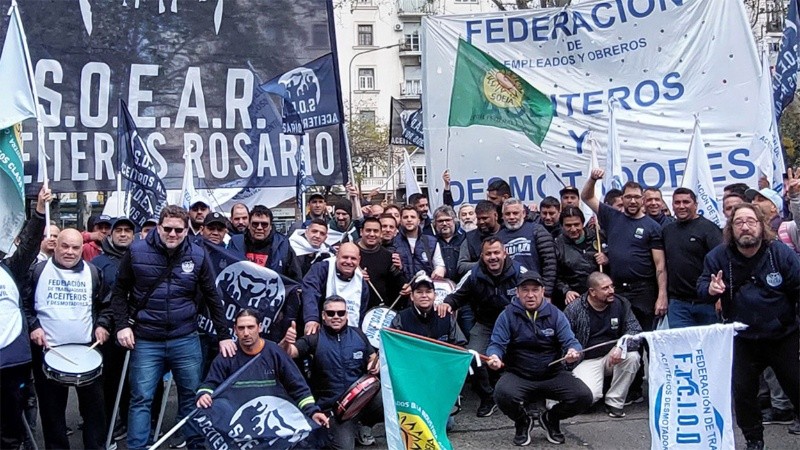 Los aceiteros lanzaron una medida de fuerza conjunta.