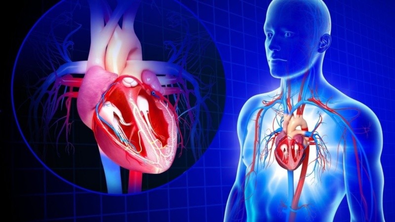 Los expertos sostienen que sigue siendo muy relevante la vacunación contra la covid para prevenir complicaciones en personas mayores o con algún diagnóstico de enfermedad de corazón.