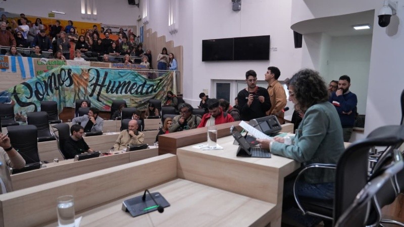 La sesión convocada para el jueves no tuvo quórum para tratar los proyectos contra el parque acuático.