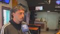 Lucio, hijo de Hugo, el histórico dueño del reconocido bar de Rosario Pago del Sur.